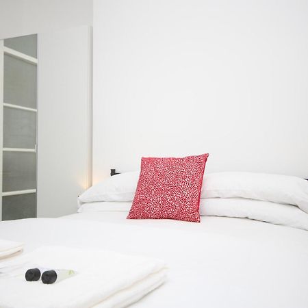 Barton Beachside - Stylish Studio Apartment, Double & Single - Central Beach & Promenade Location - Over 21'S, Family Friendly Only, Id Required Blackpool Eksteriør billede