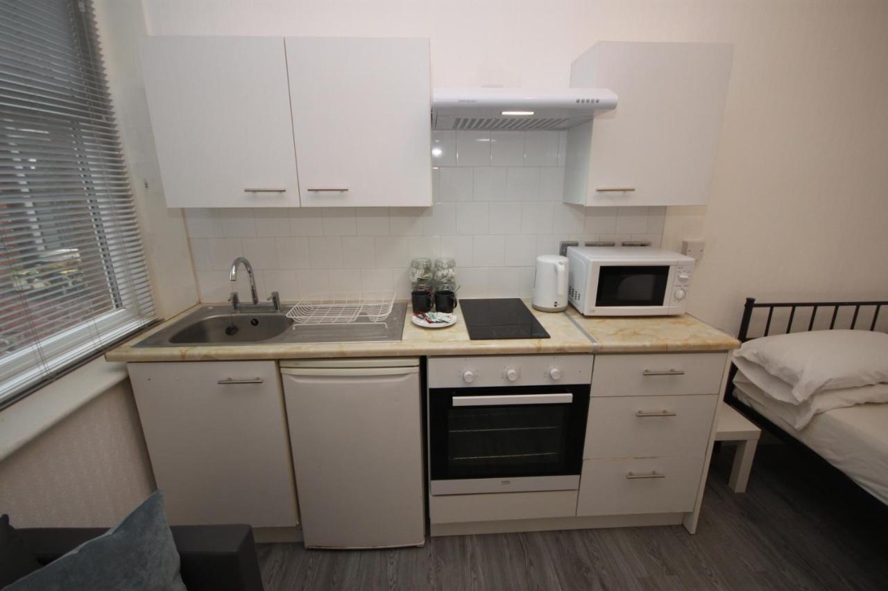 Barton Beachside - Stylish Studio Apartment, Double & Single - Central Beach & Promenade Location - Over 21'S, Family Friendly Only, Id Required Blackpool Eksteriør billede