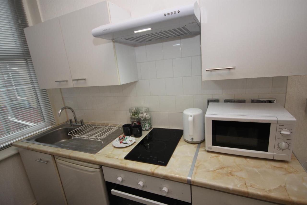 Barton Beachside - Stylish Studio Apartment, Double & Single - Central Beach & Promenade Location - Over 21'S, Family Friendly Only, Id Required Blackpool Eksteriør billede