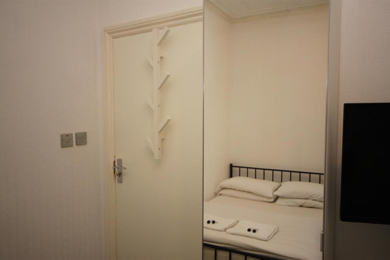 Barton Beachside - Stylish Studio Apartment, Double & Single - Central Beach & Promenade Location - Over 21'S, Family Friendly Only, Id Required Blackpool Eksteriør billede