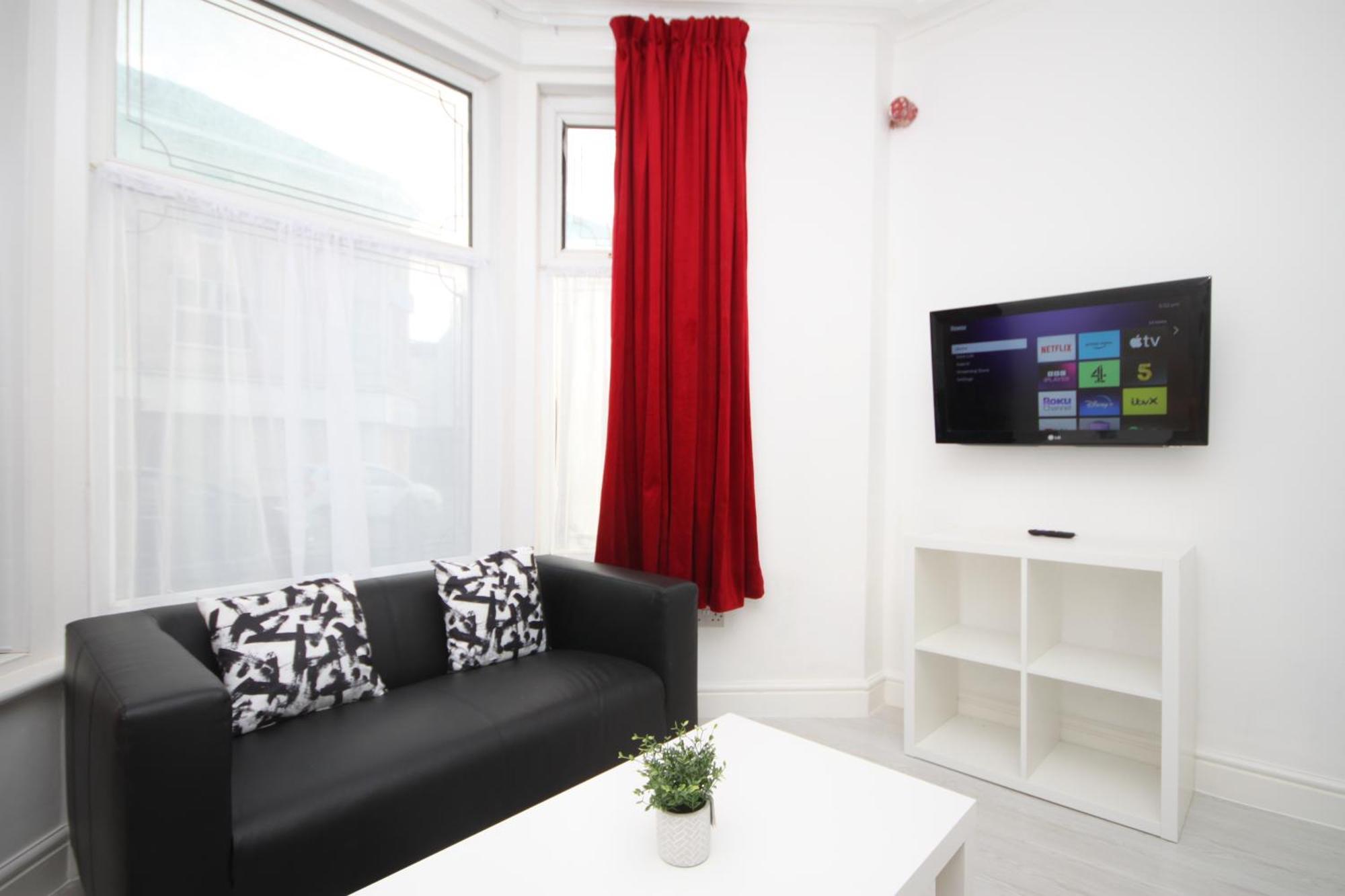 Barton Beachside - Stylish Studio Apartment, Double & Single - Central Beach & Promenade Location - Over 21'S, Family Friendly Only, Id Required Blackpool Eksteriør billede