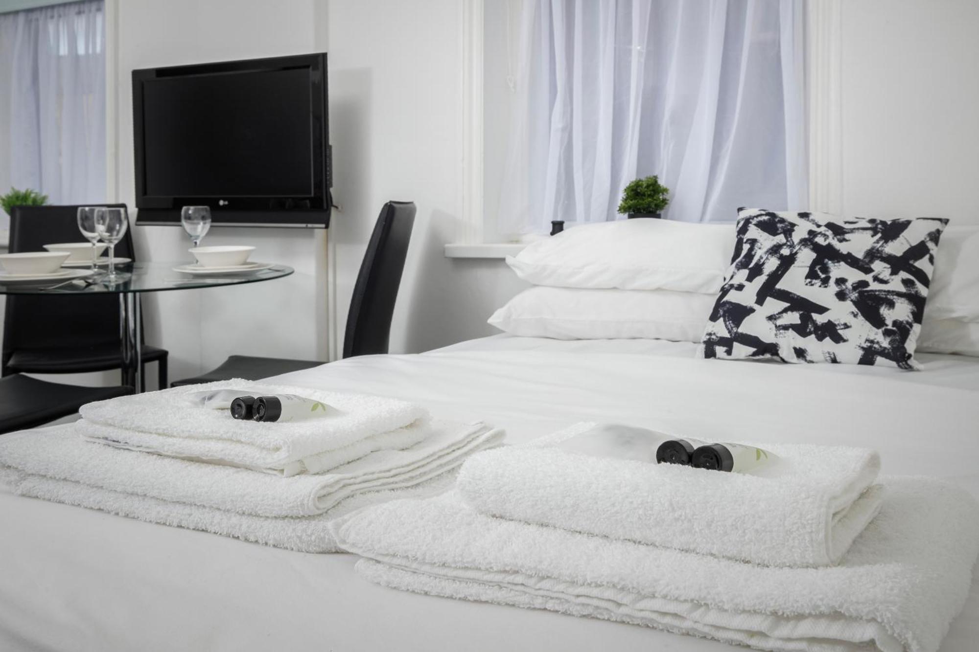 Barton Beachside - Stylish Studio Apartment, Double & Single - Central Beach & Promenade Location - Over 21'S, Family Friendly Only, Id Required Blackpool Eksteriør billede