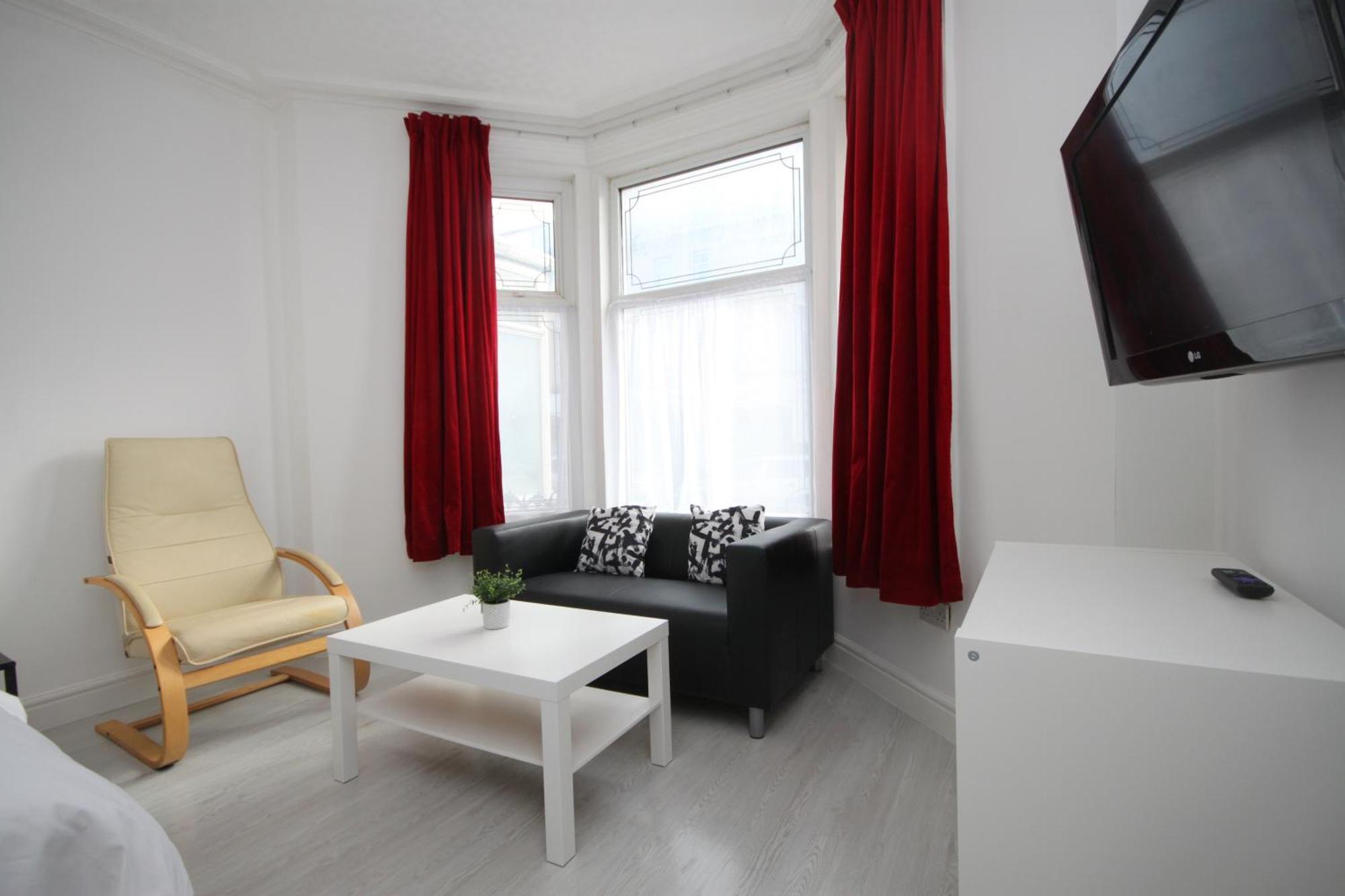 Barton Beachside - Stylish Studio Apartment, Double & Single - Central Beach & Promenade Location - Over 21'S, Family Friendly Only, Id Required Blackpool Eksteriør billede