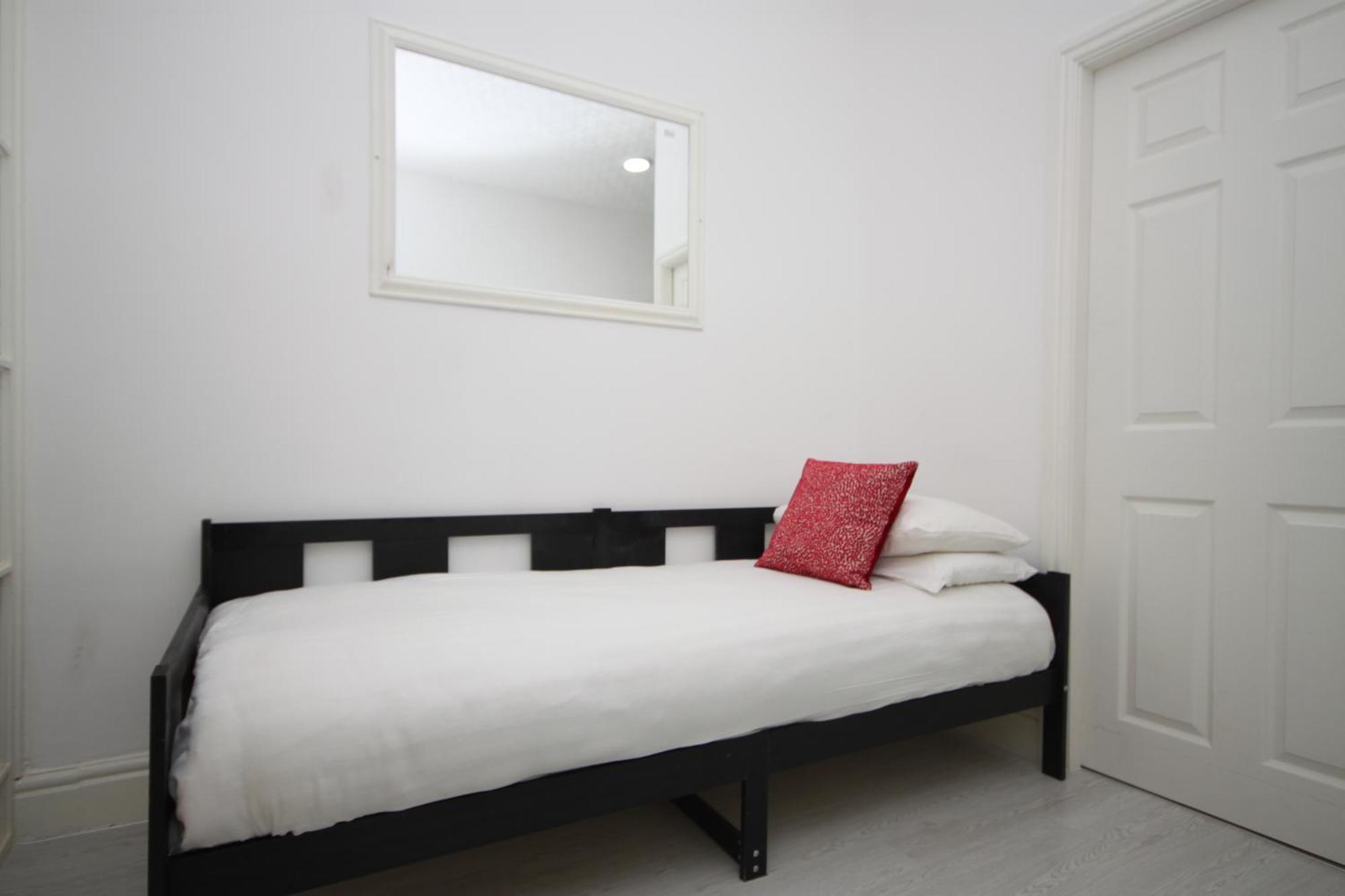 Barton Beachside - Stylish Studio Apartment, Double & Single - Central Beach & Promenade Location - Over 21'S, Family Friendly Only, Id Required Blackpool Værelse billede