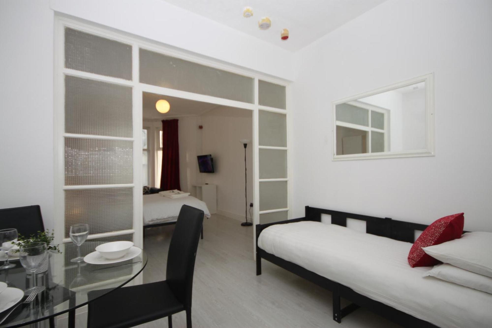 Barton Beachside - Stylish Studio Apartment, Double & Single - Central Beach & Promenade Location - Over 21'S, Family Friendly Only, Id Required Blackpool Værelse billede