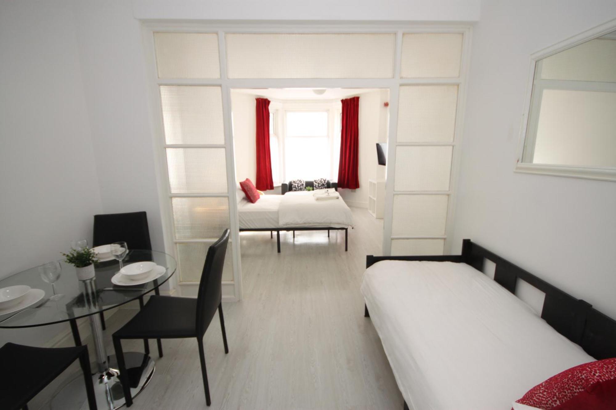 Barton Beachside - Stylish Studio Apartment, Double & Single - Central Beach & Promenade Location - Over 21'S, Family Friendly Only, Id Required Blackpool Eksteriør billede