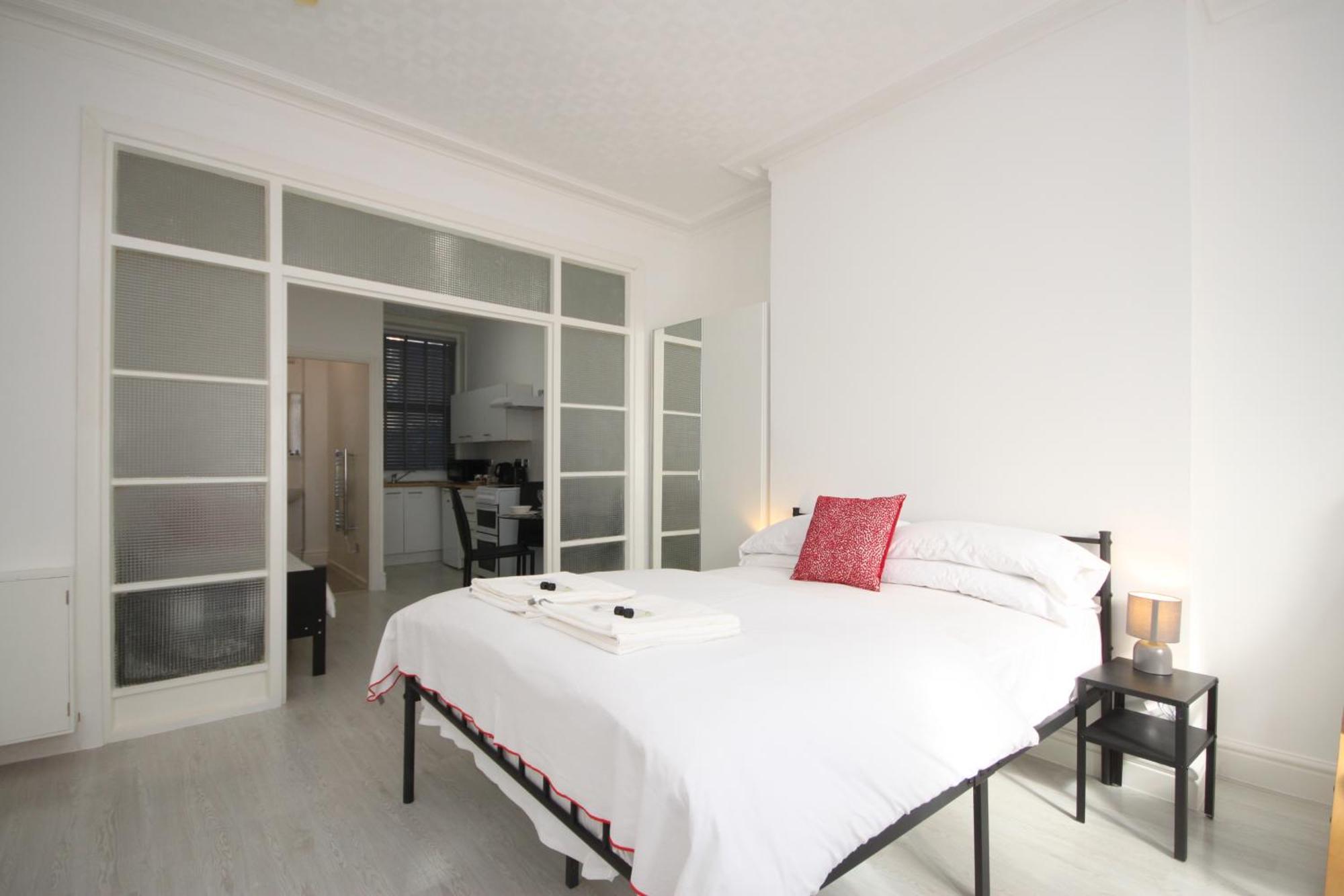 Barton Beachside - Stylish Studio Apartment, Double & Single - Central Beach & Promenade Location - Over 21'S, Family Friendly Only, Id Required Blackpool Eksteriør billede