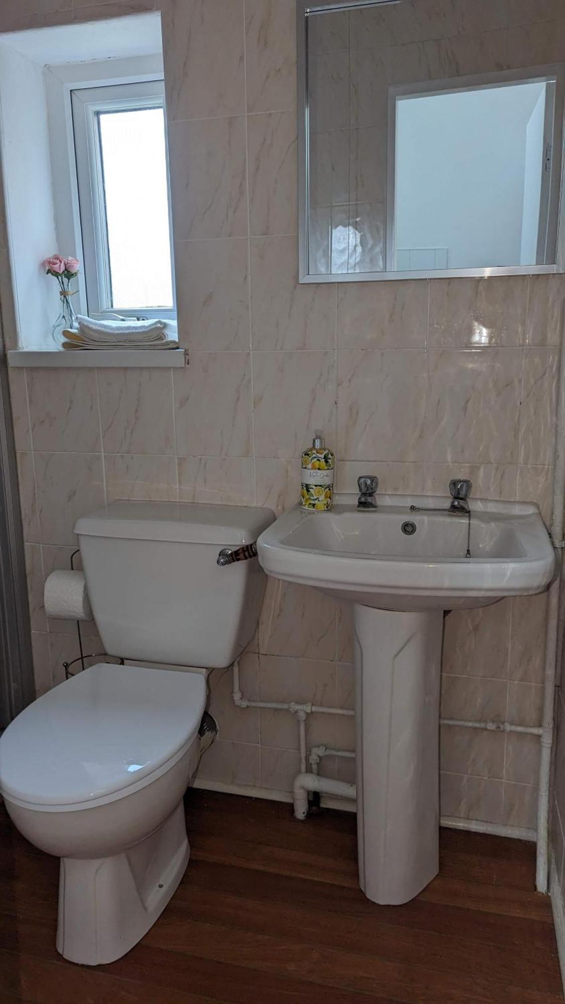Barton Beachside - Stylish Studio Apartment, Double & Single - Central Beach & Promenade Location - Over 21'S, Family Friendly Only, Id Required Blackpool Eksteriør billede