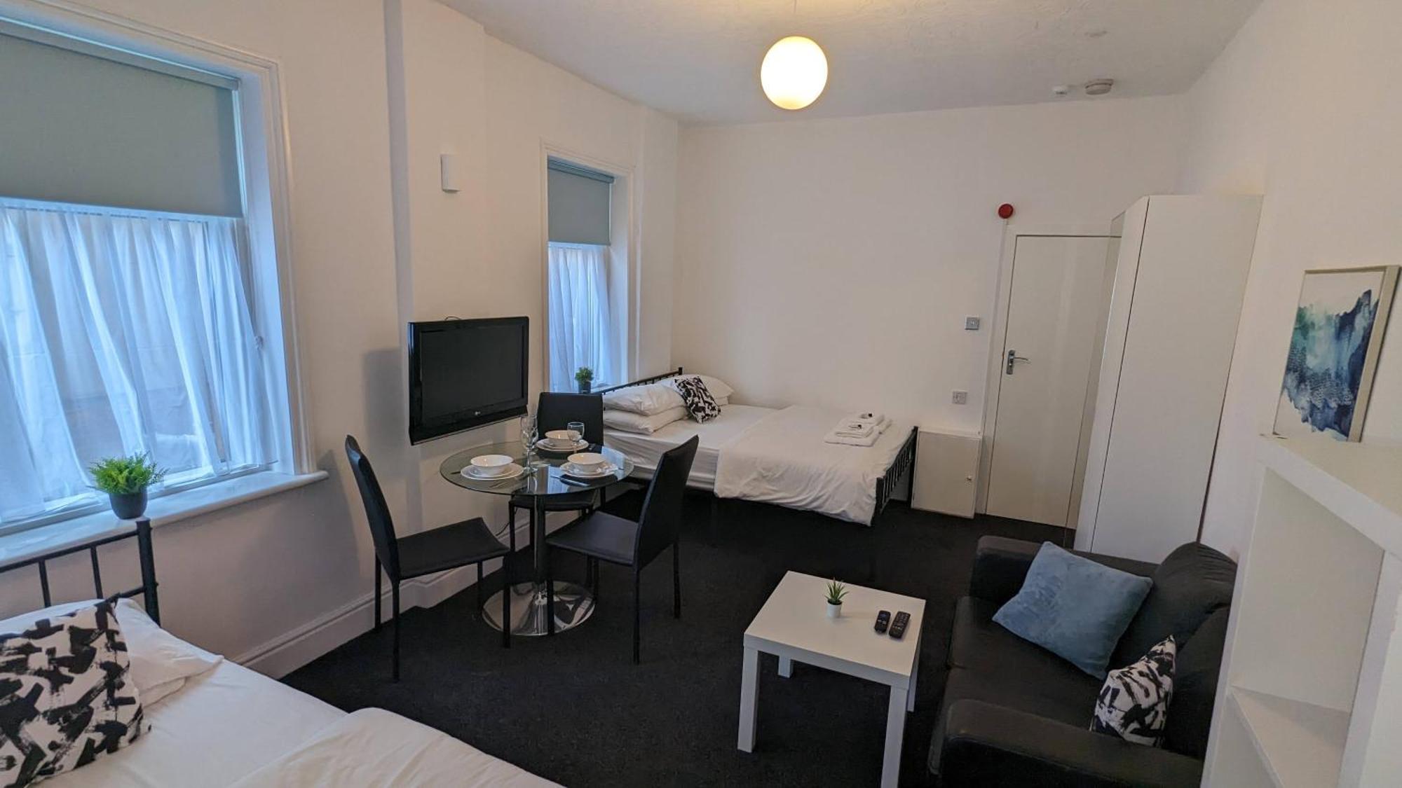 Barton Beachside - Stylish Studio Apartment, Double & Single - Central Beach & Promenade Location - Over 21'S, Family Friendly Only, Id Required Blackpool Eksteriør billede