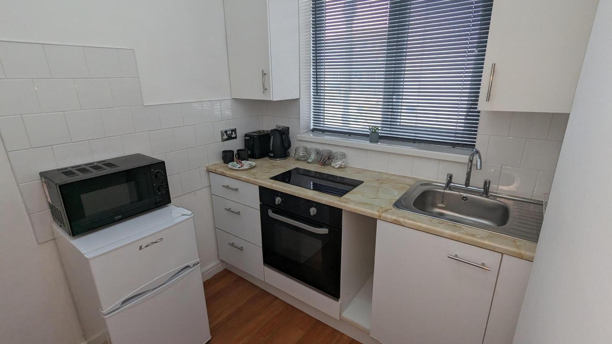 Barton Beachside - Stylish Studio Apartment, Double & Single - Central Beach & Promenade Location - Over 21'S, Family Friendly Only, Id Required Blackpool Eksteriør billede